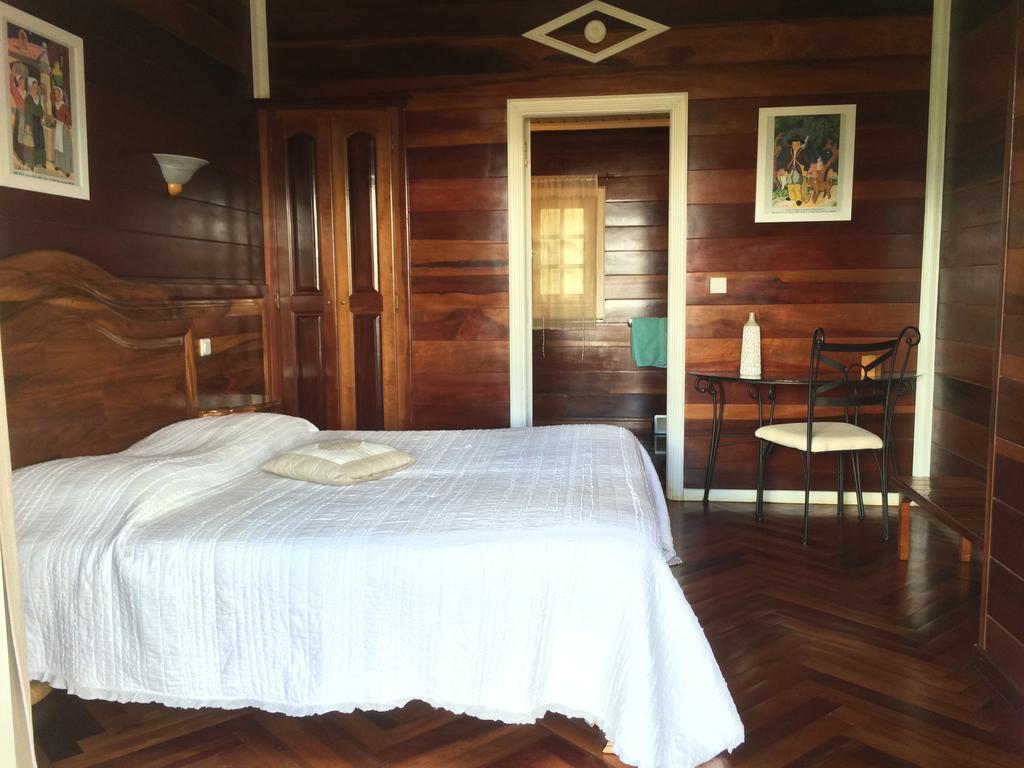 Le Bois Rouge Hotel Cilaos Szoba fotó